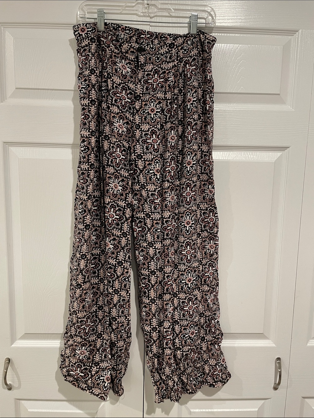 Wide leg pants